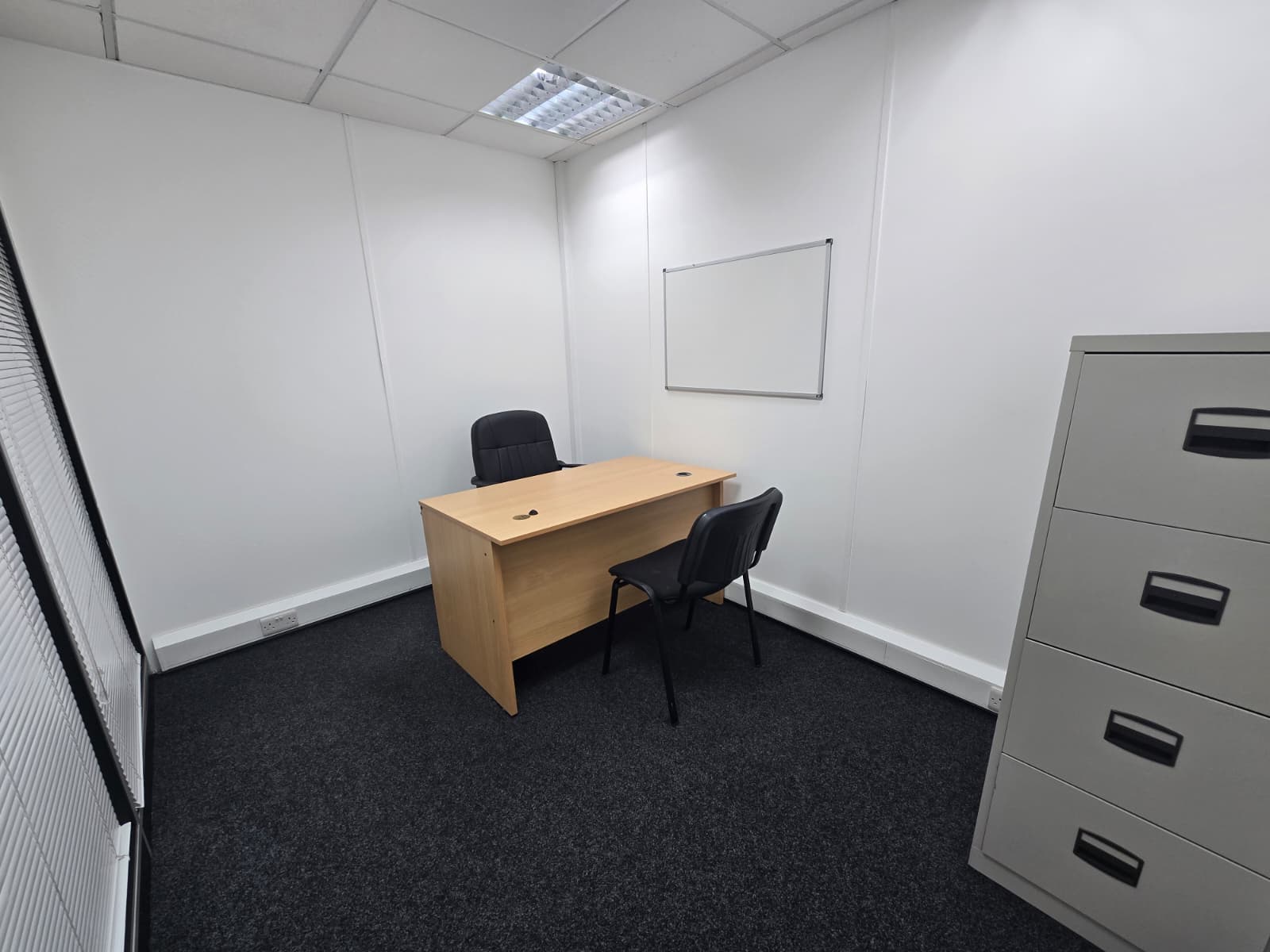 1 workstation Office space in East Ham