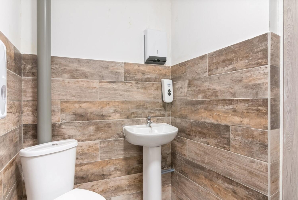 Office space in Ilford Lane