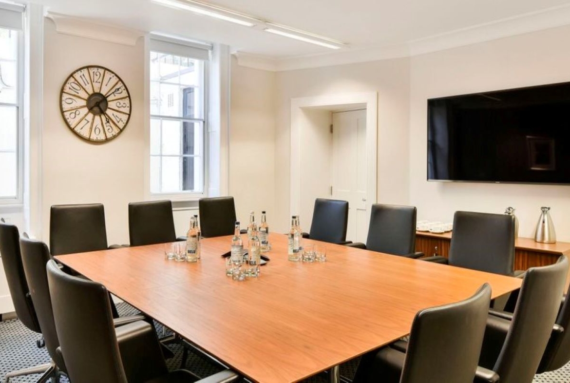 21 GLOUCESTER PLACE London W1U 8HR