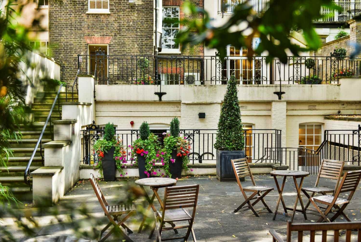 53 DAVIES STREET London W1K 5JH