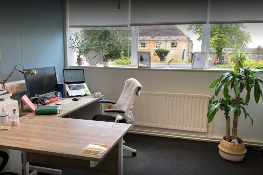 Office space to let in Wollaston