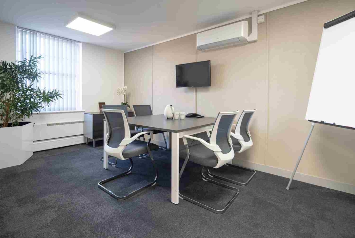 Serviced offices in Brentford