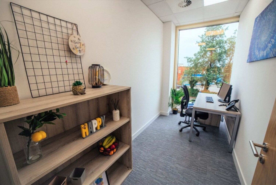 Flexible office space in central Swindon