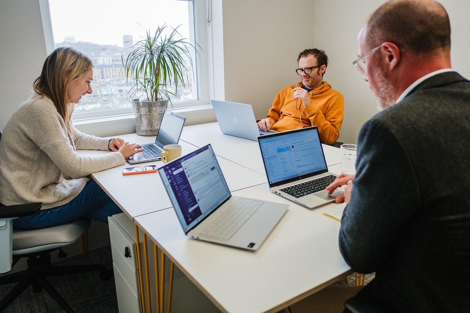 Fully furnished office space available in Brighton