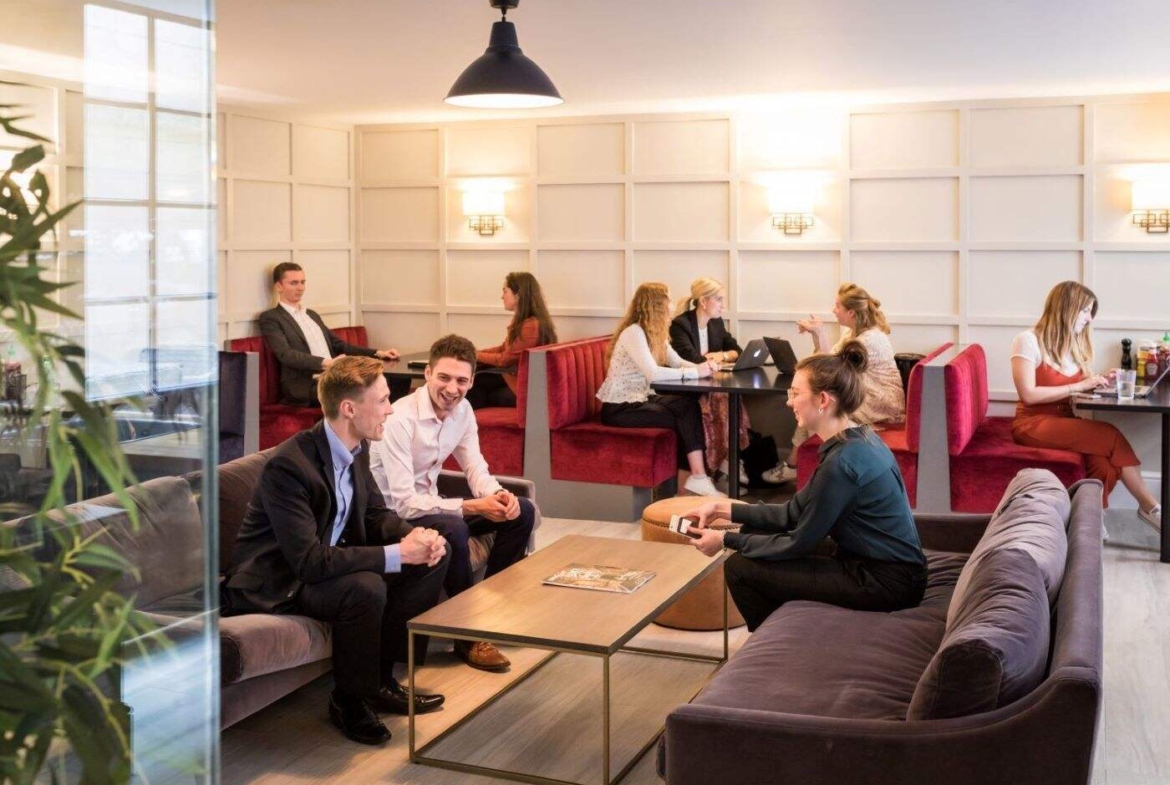 Offices to let on Grosvenor Street