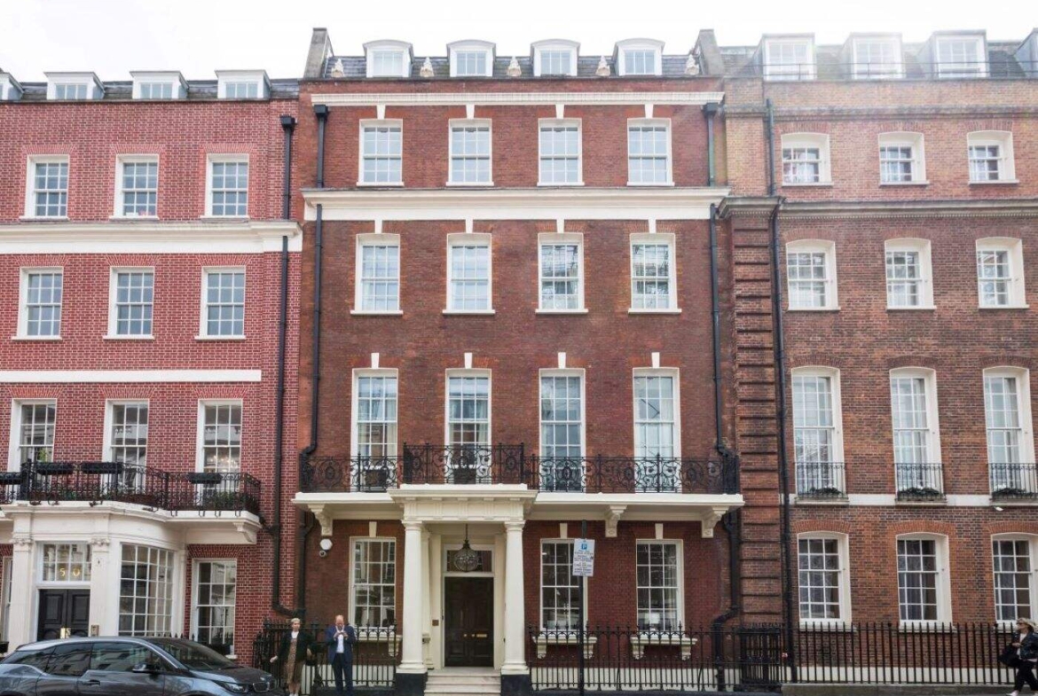 Offices to let on Grosvenor Street