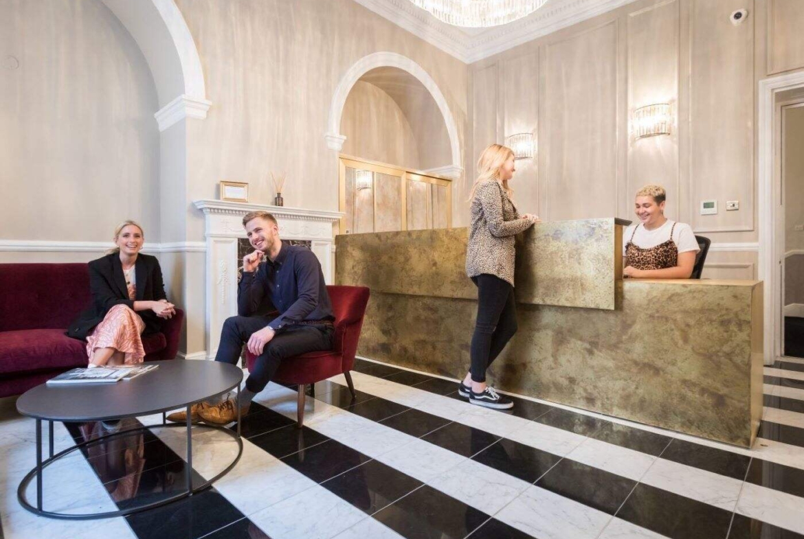 Offices to let on Grosvenor Street