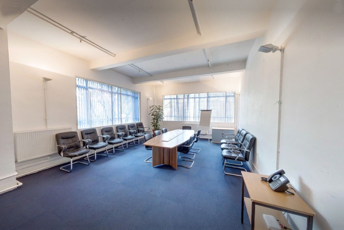 Large studios in Islington