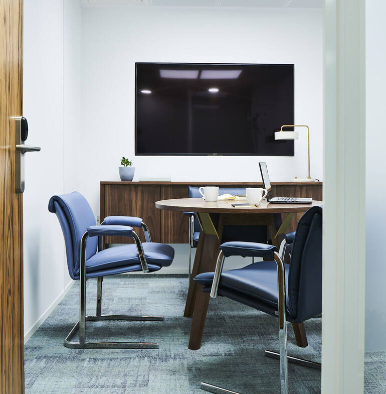 Office to let on High Holborn WC1V