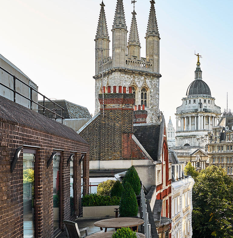 Offices to let in St Paul's EC1A