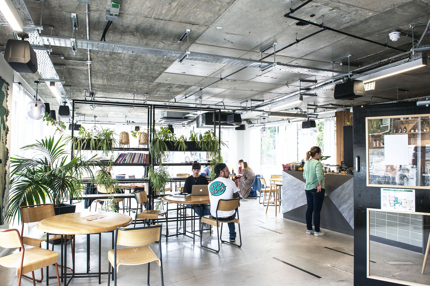 5 Private offices & Coworking in Leyton