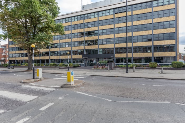Office to let in Southgate