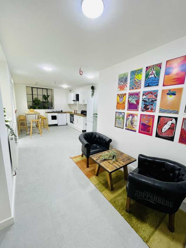 Workspaces in Enfield
