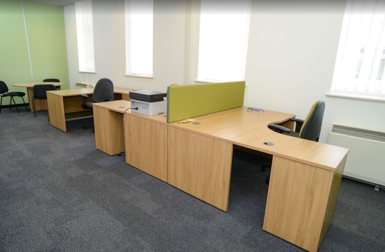 Office to let close to Luton Airport Parkway
