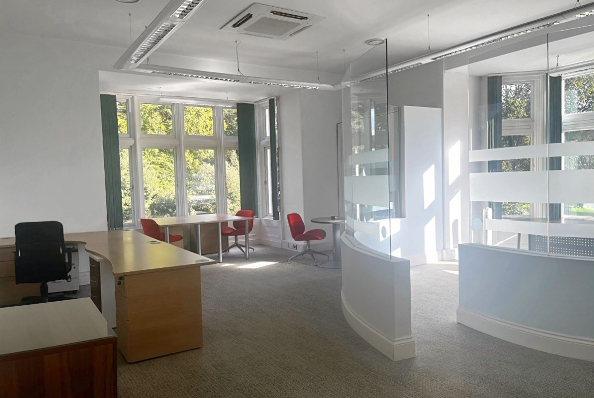 MODERN OFFICES in Bracknell