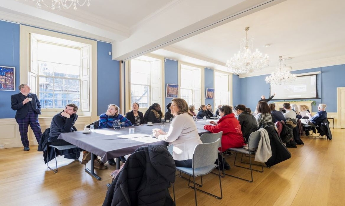 Offices to let at Riddle's Court in Edinburgh