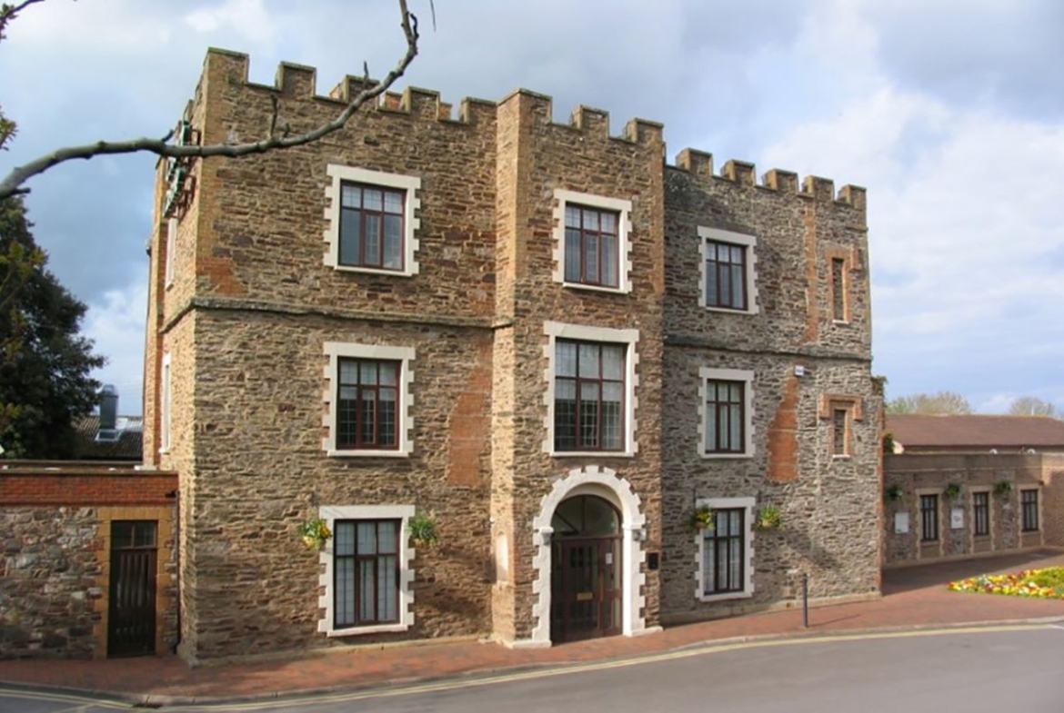 Office to let in Creech Castle