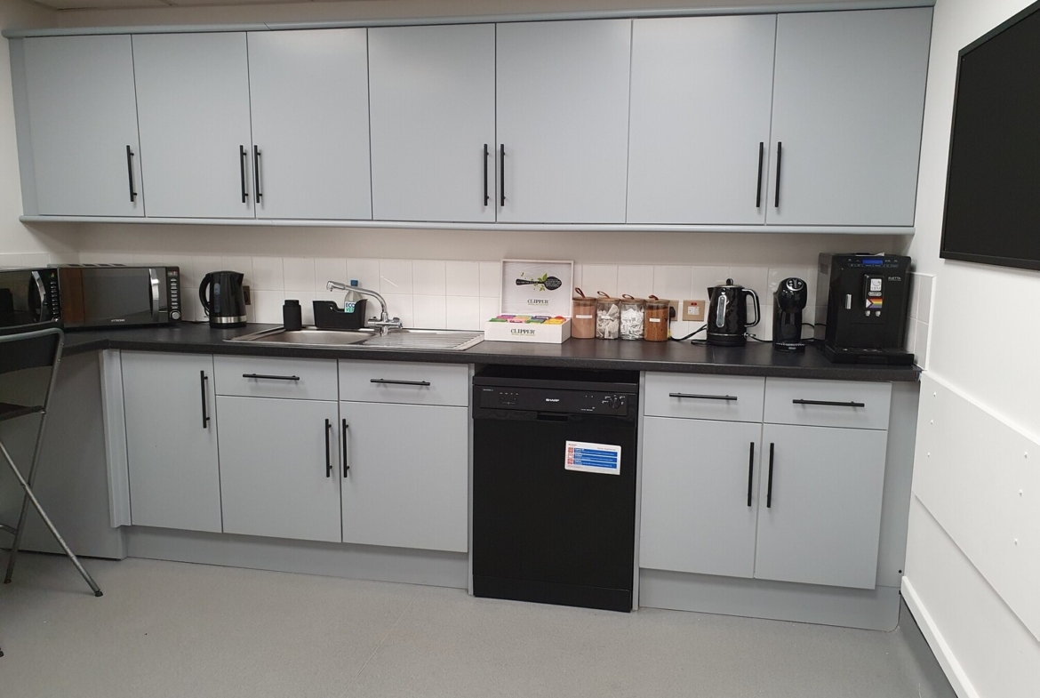 Office to let in CAPITAL TOWER BUSINESS CENTRE