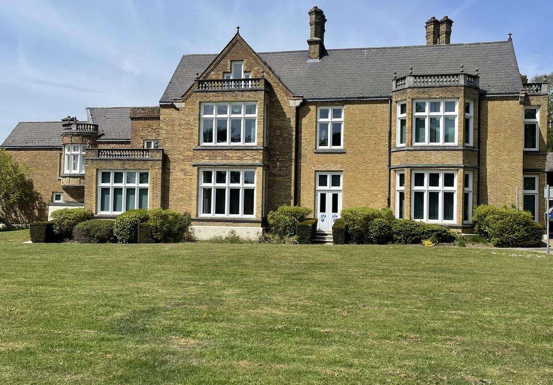 MODERN OFFICES in Bracknell