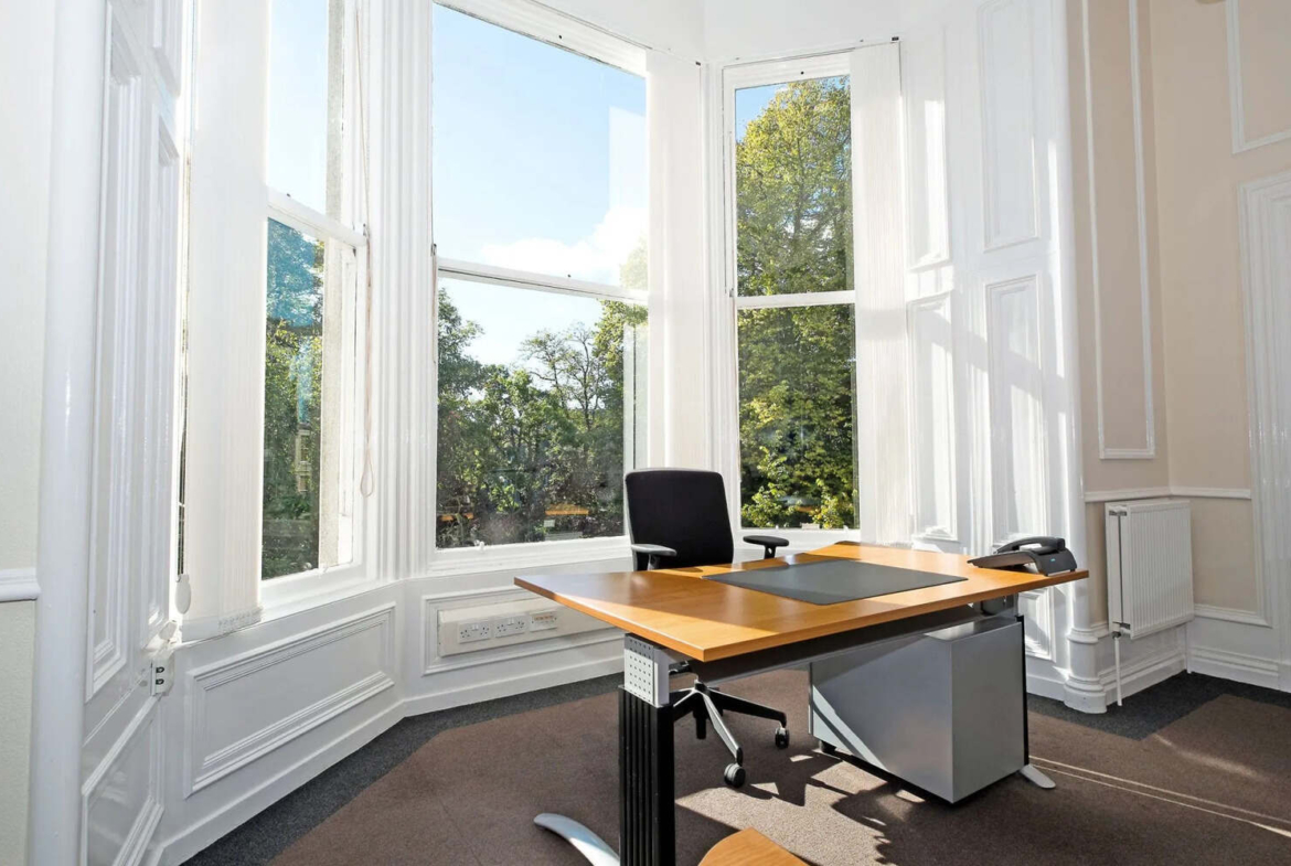 Offices at Queen's Gardens AB15