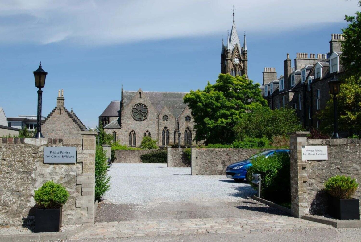 Offices at Queen's Gardens AB15