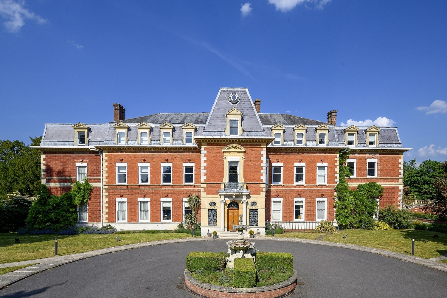 Office to let at Fetcham Park