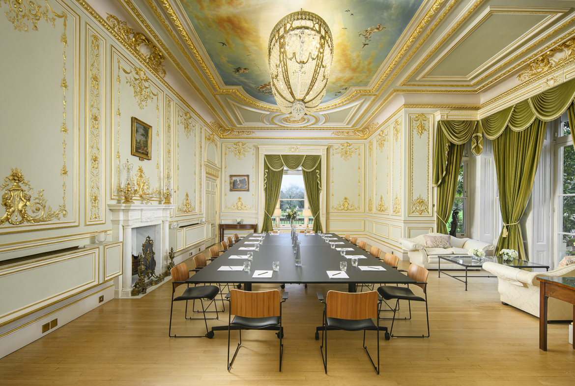 Office to let at Fetcham Park