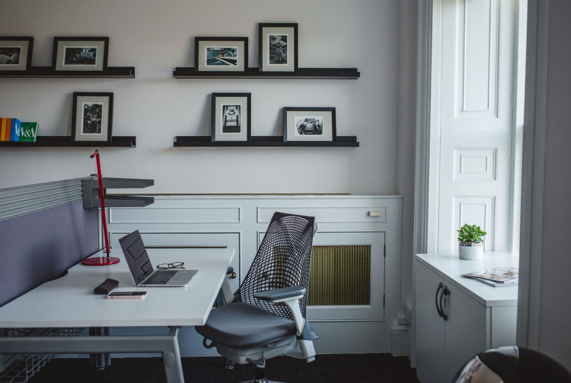 Office to let at Fetcham Park