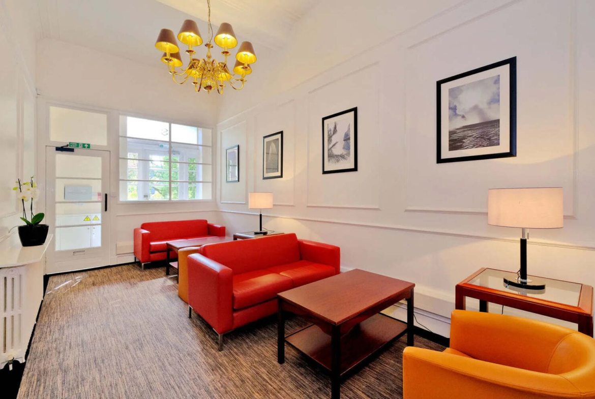 Offices at Queen's Gardens AB15