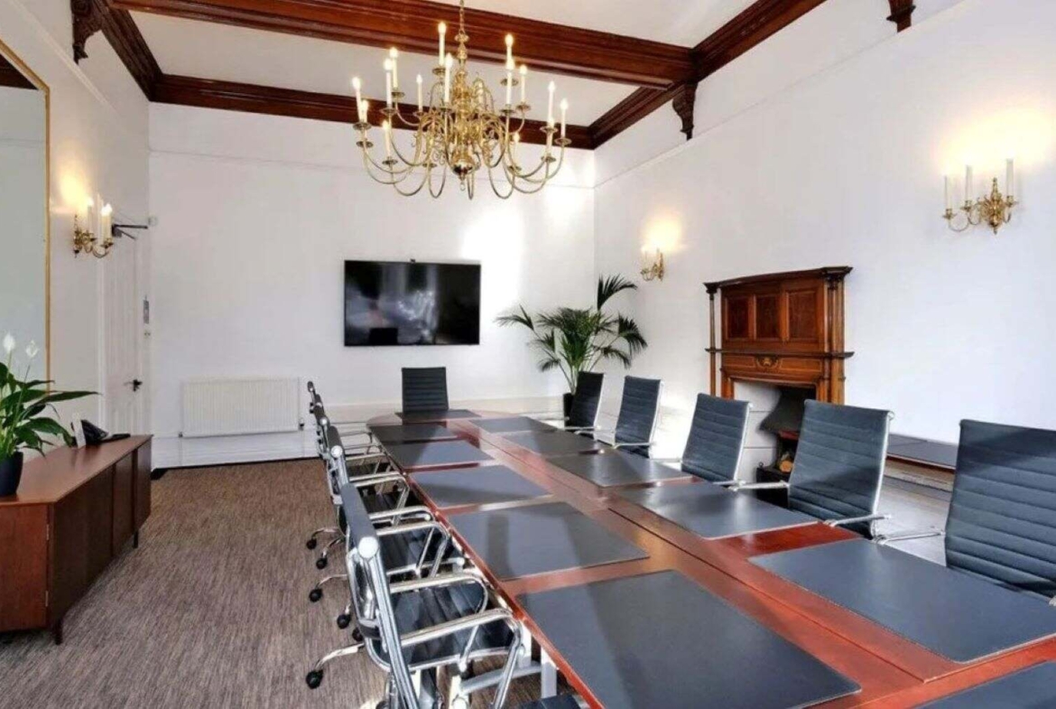 Offices at Queen's Gardens AB15