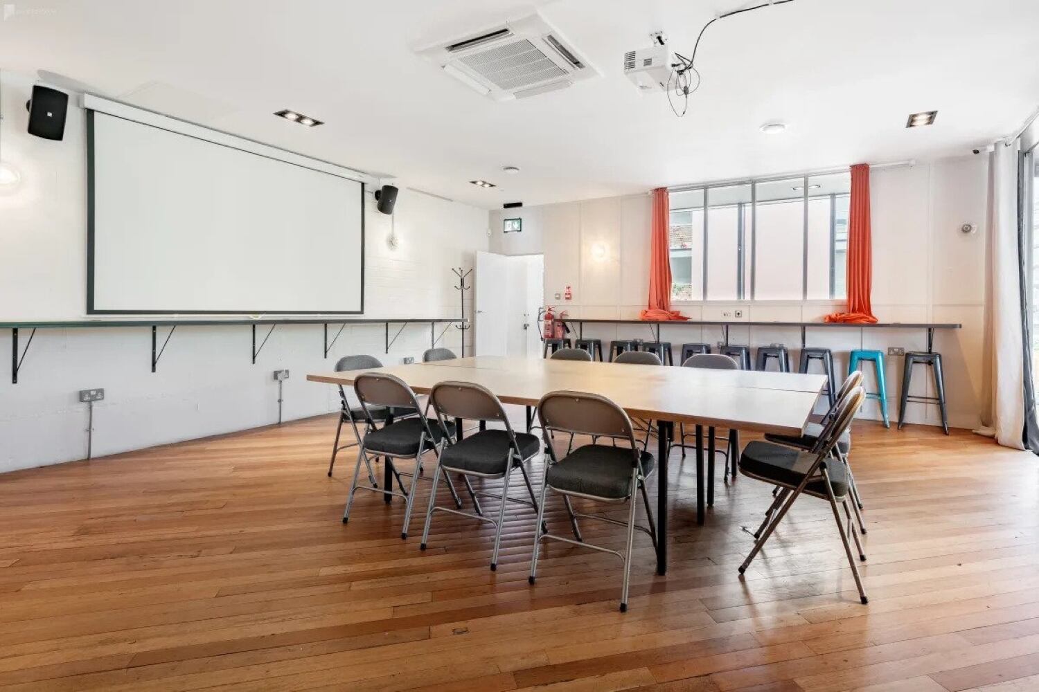 Creative space in Reliance Wharf N1