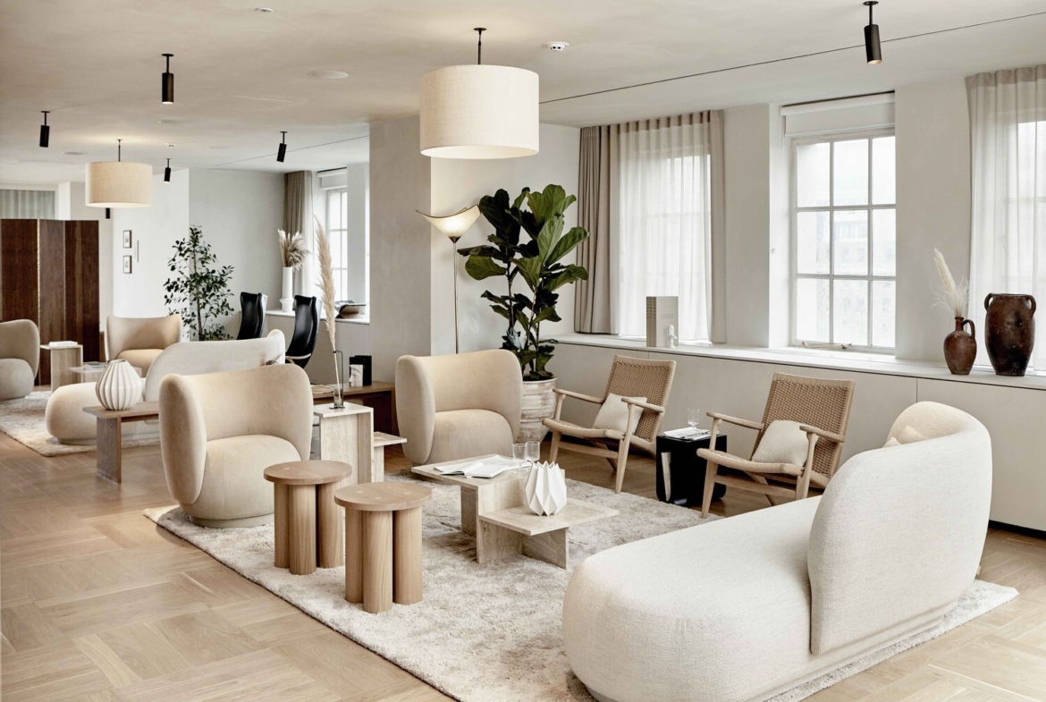 Elegant offices to let in Victoria House,Central London