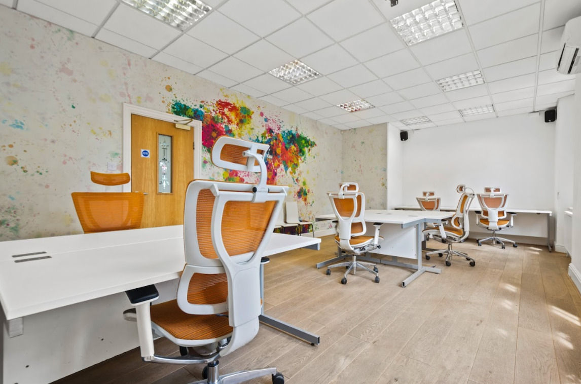 Stylish and modern office space to let in Leeds