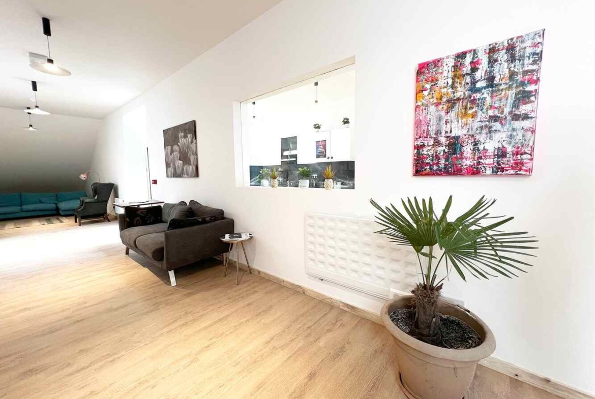 Office to let in Leyton Midland