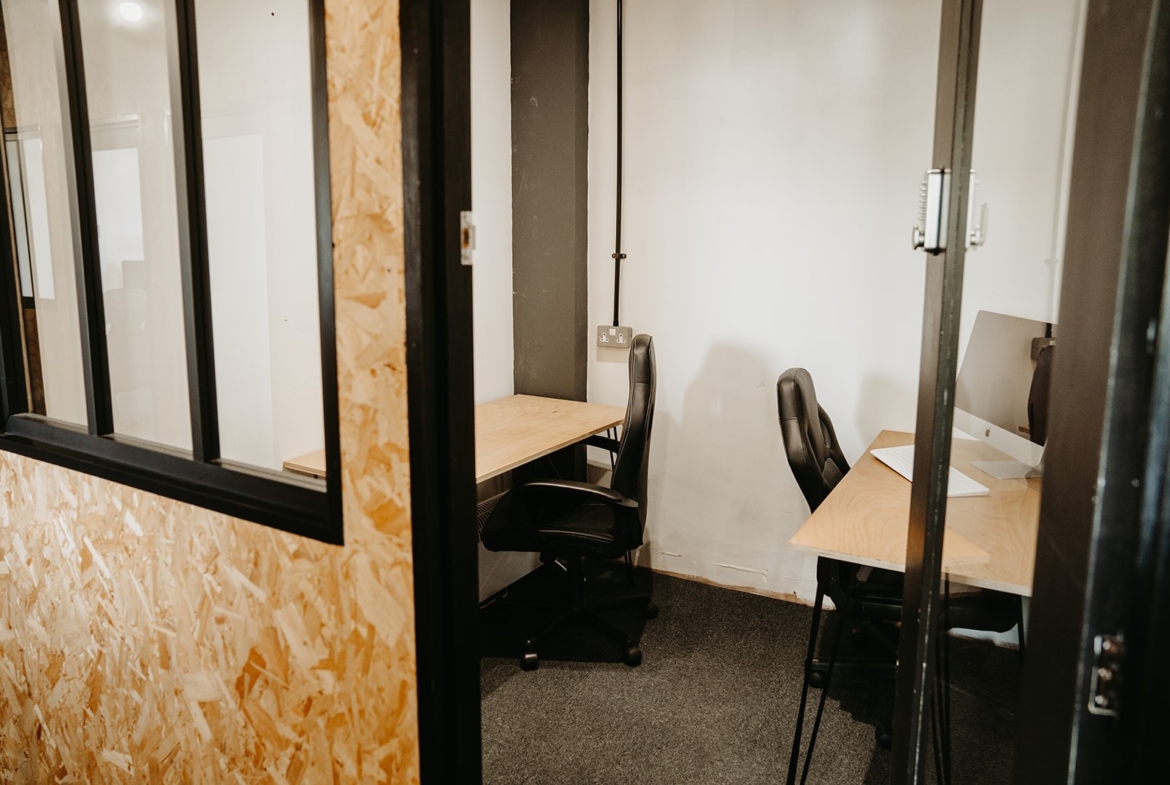 Offices to let in Rayleigh Essex