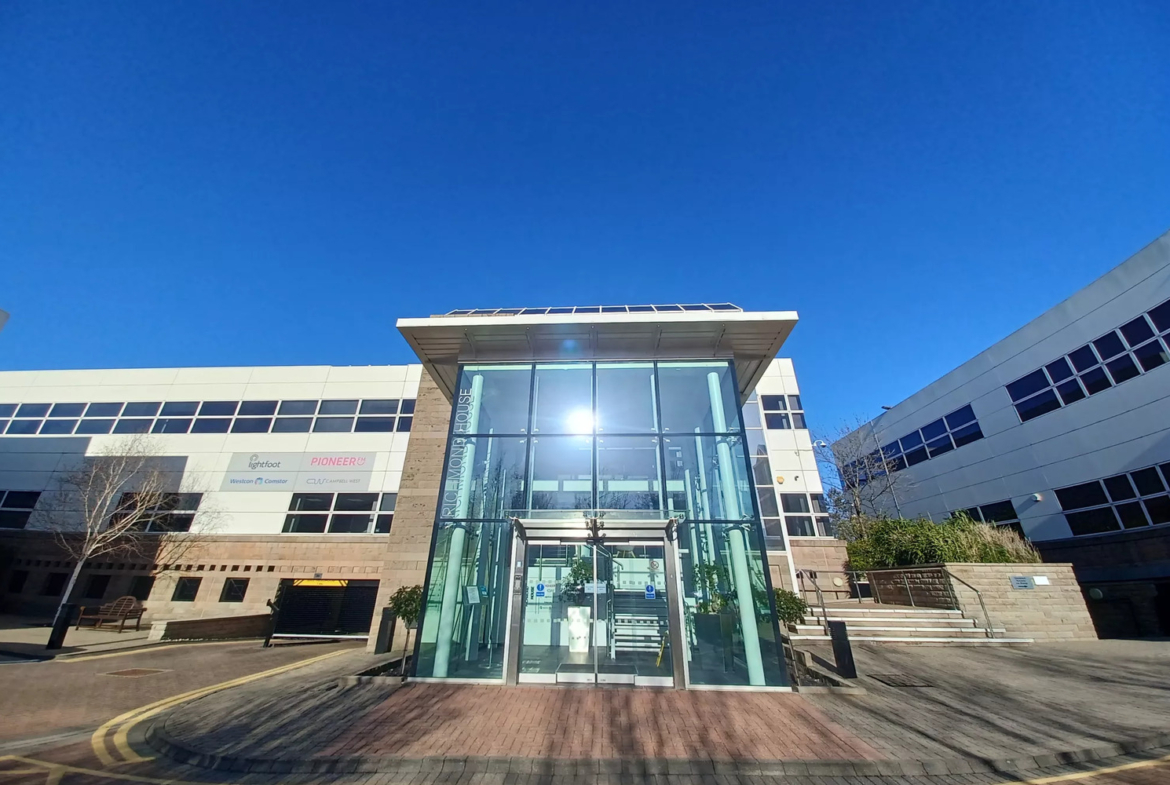 Offices to let at Richmond House, Bracknell