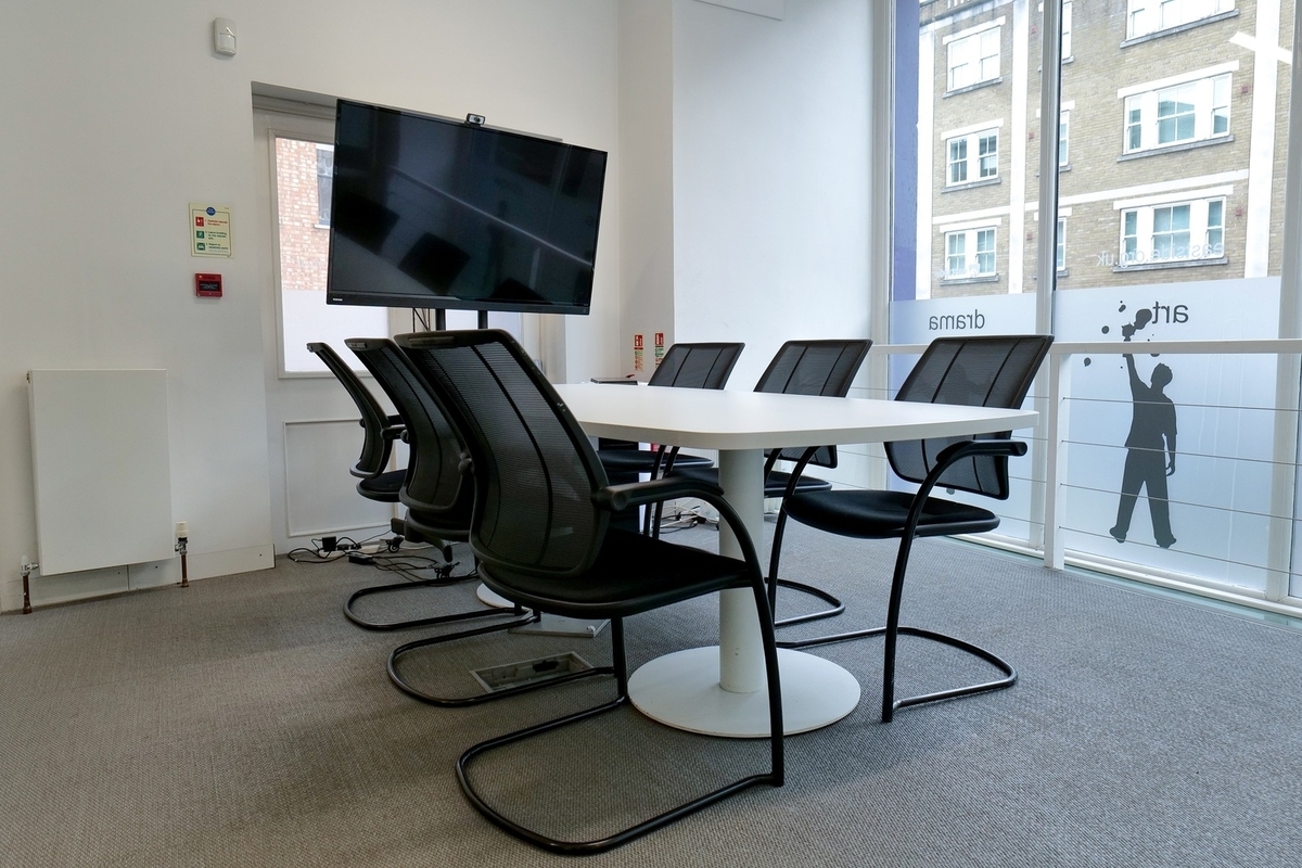 Private and co-working office spaces to let in Shoreditch