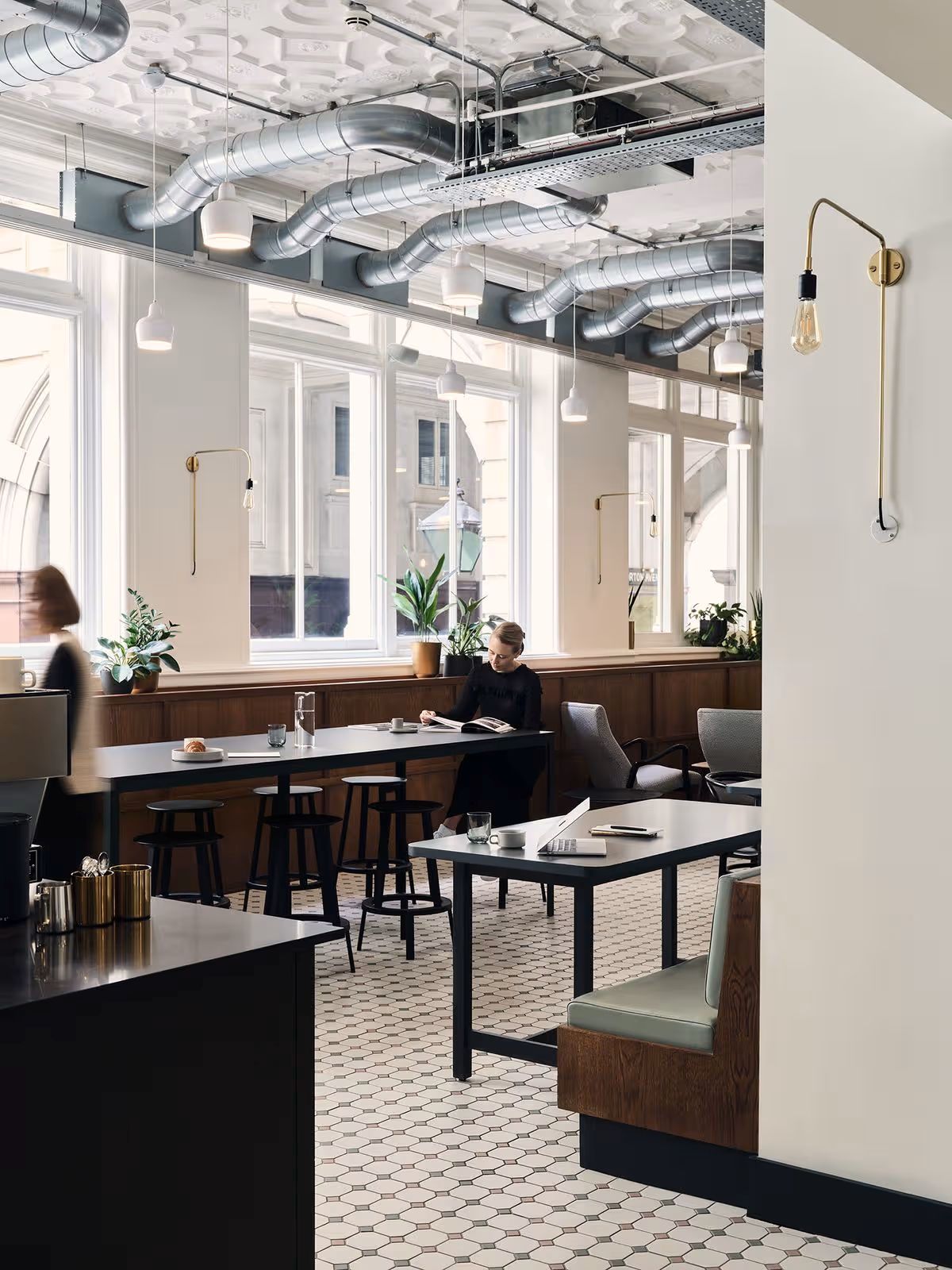 Offices to let at Warnford Court -the City-London