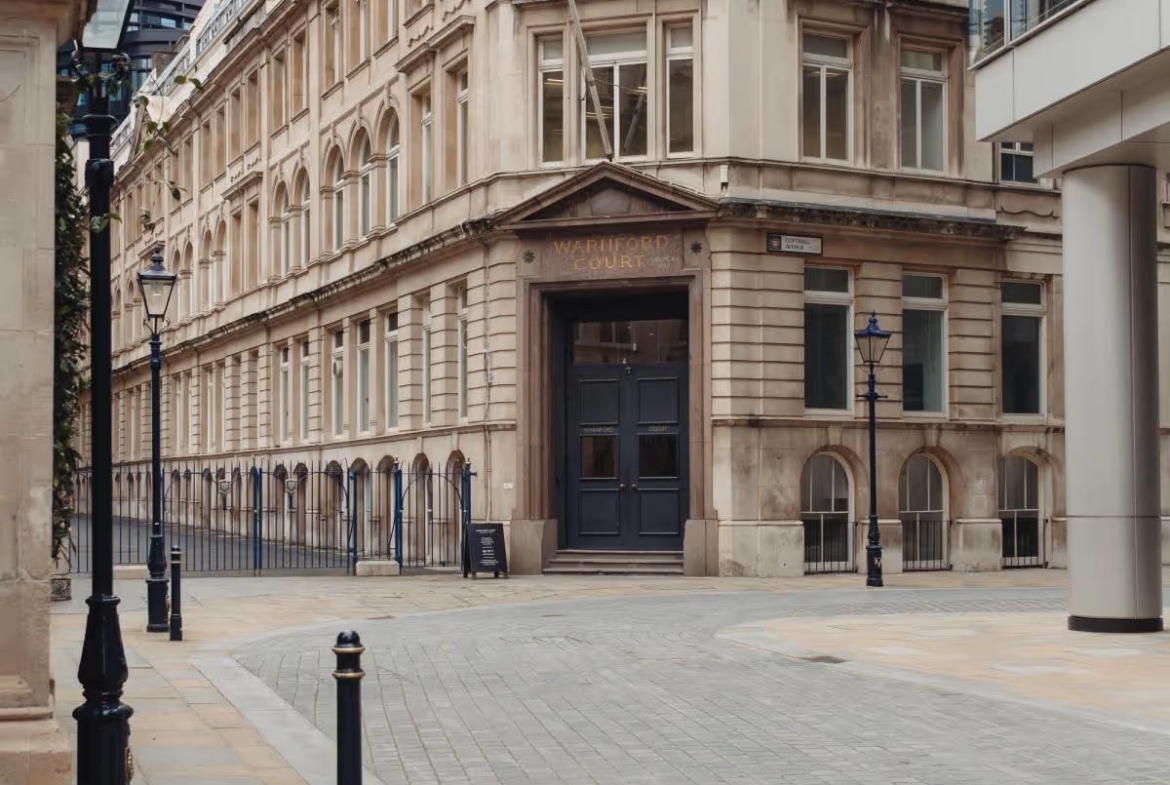 Offices to let at Warnford Court -the City-London