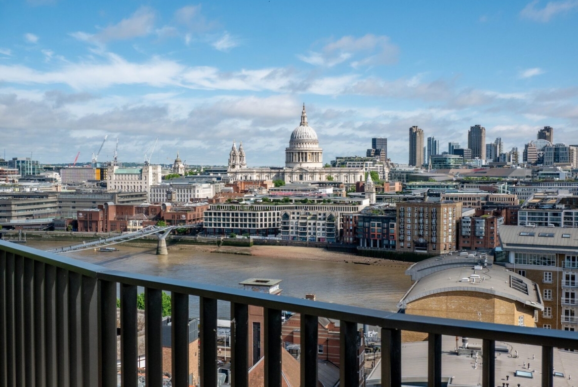 Modern Workspace in London Bankside