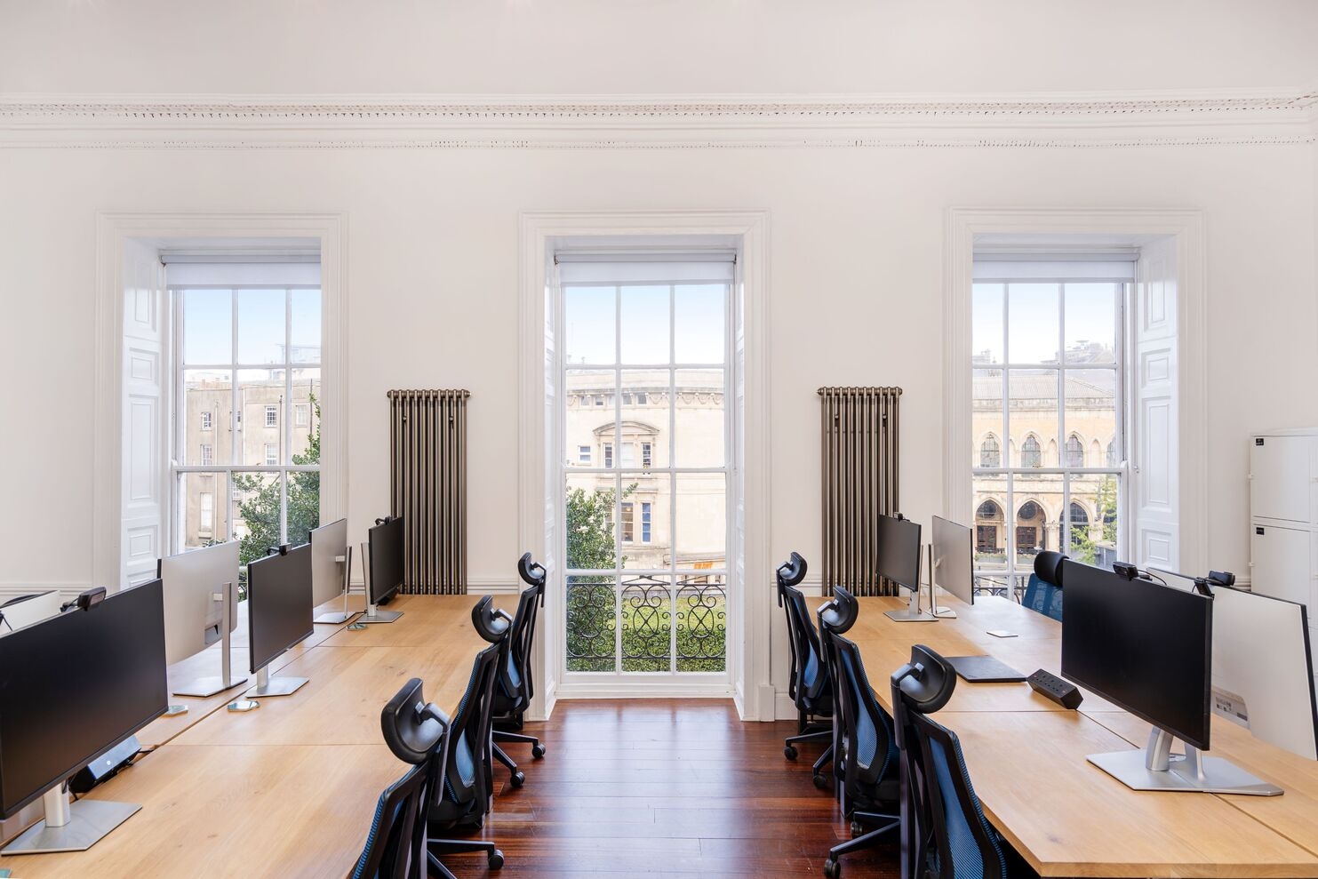 9 Premium Workspace in Clifton