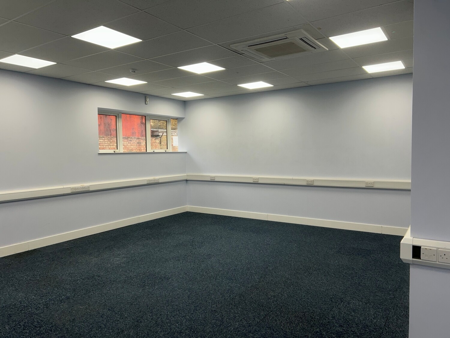 Modern Ground-Floor Offices –  Chelmsford