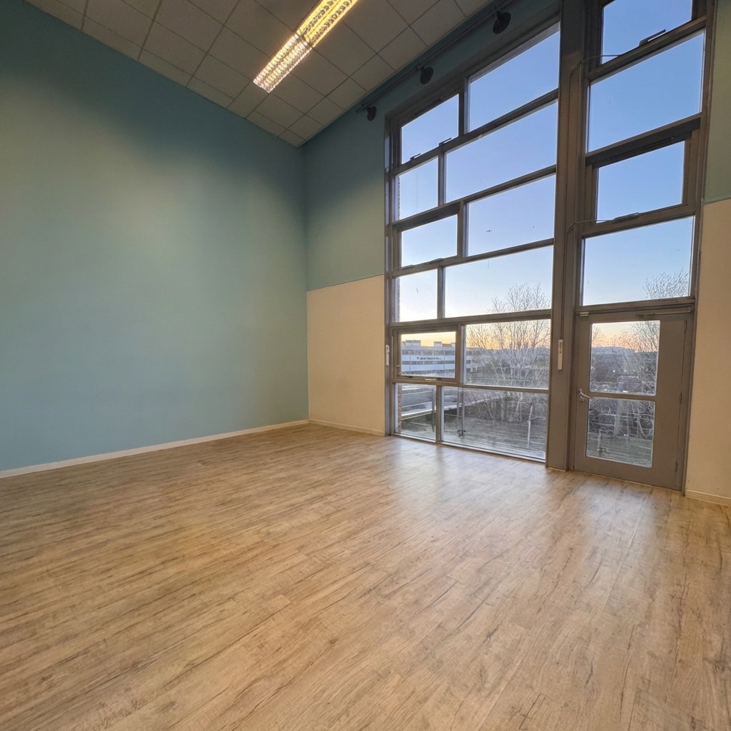 2-3J – Image 4 Bright Office Space to Rent – Glasgow