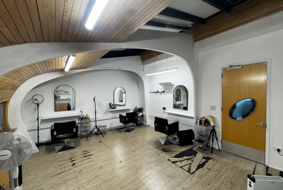 Versatile Office / Beauty Space Available in Forest Gate