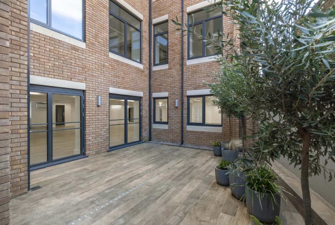 Richmond office to let