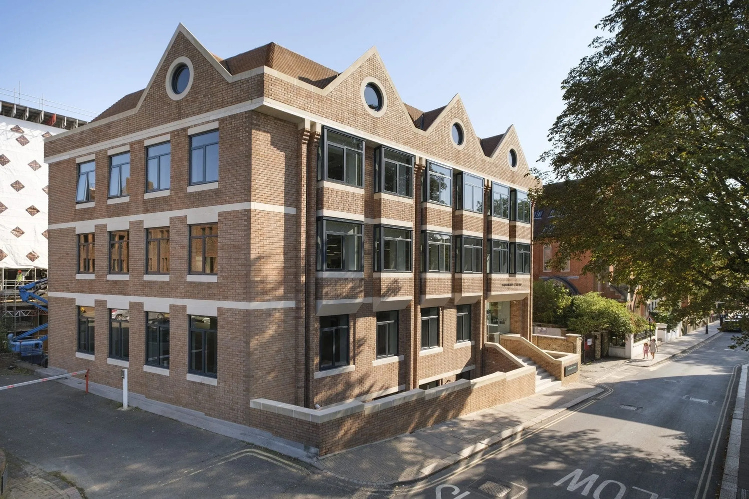 IW-140920-HG-001-scaled-1 Richmond office to let