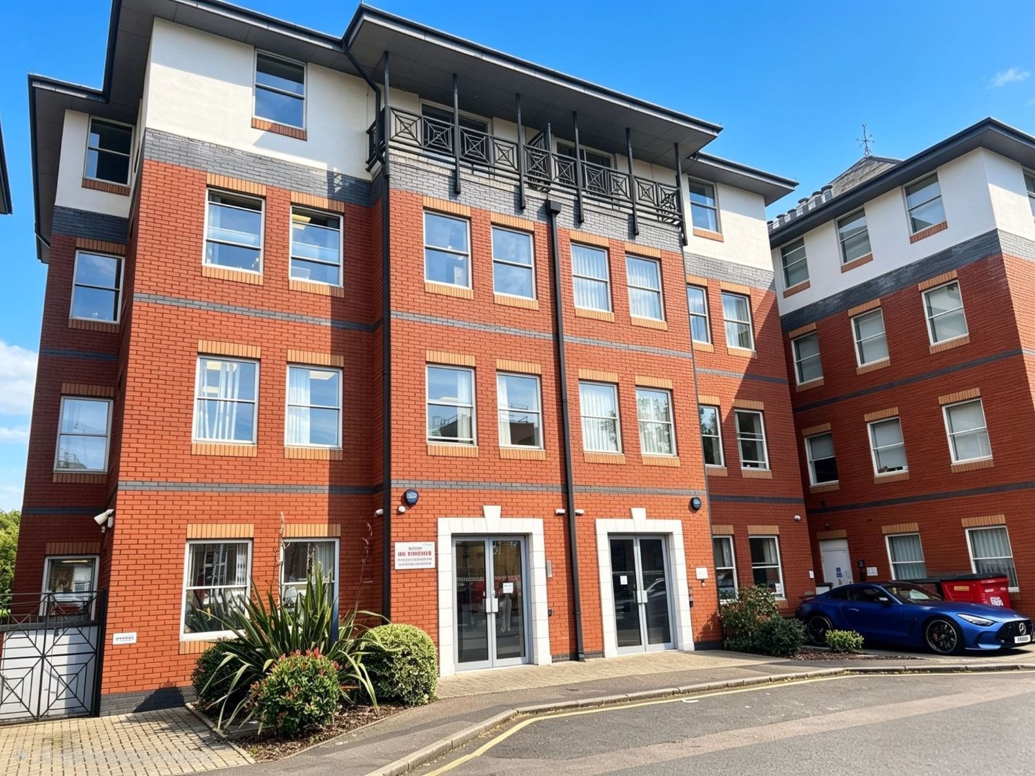 Outside Newman Flexible Serviced Office Space – Bromley Town Centre