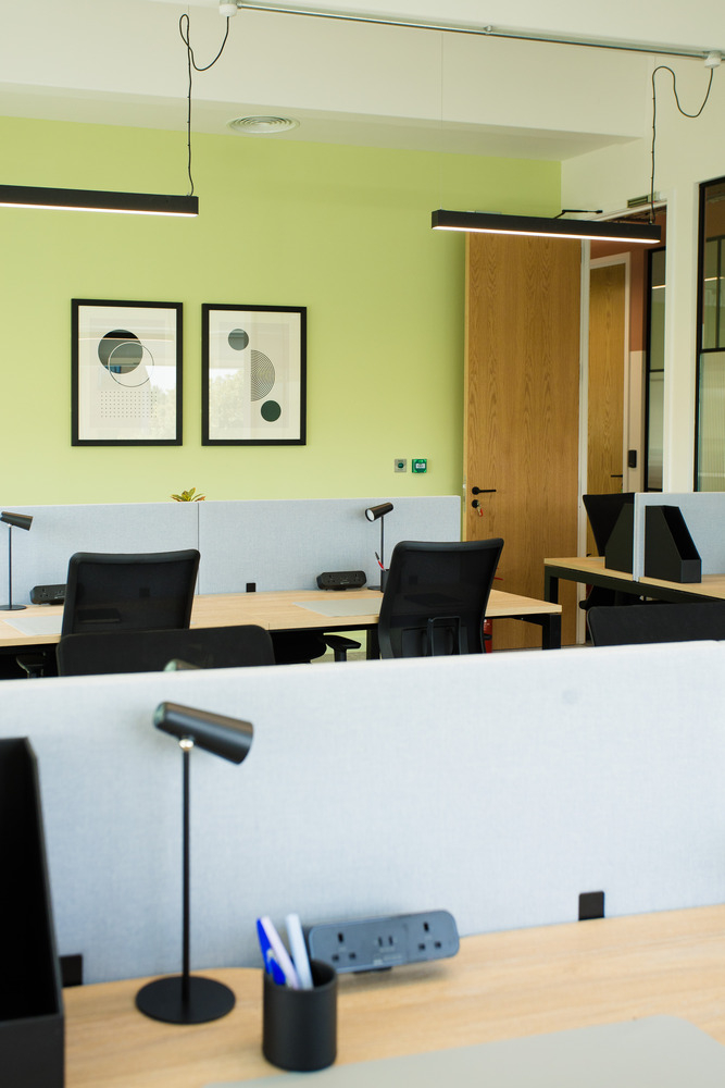 TWP -112 Premium Flexible Workspace in Oxford